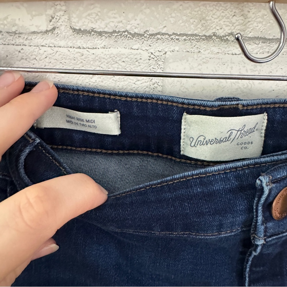 UNIVERSAL THREAD Women's Distressed Blue Denim Shorts - Picture 3 of 6